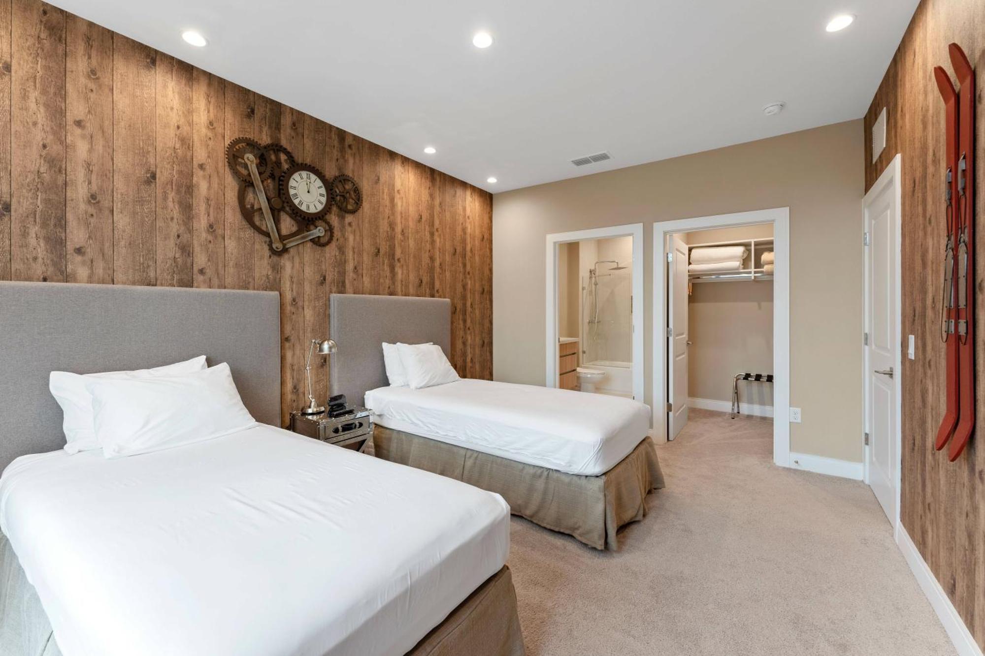Hébergement de vacances 7562 Magic Village 8guests 4suites 8 Min *